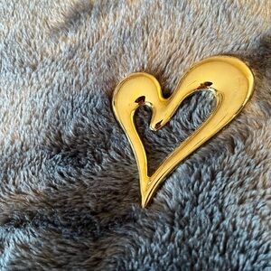 Vintage Premier Elegant Gold Heart Brooch